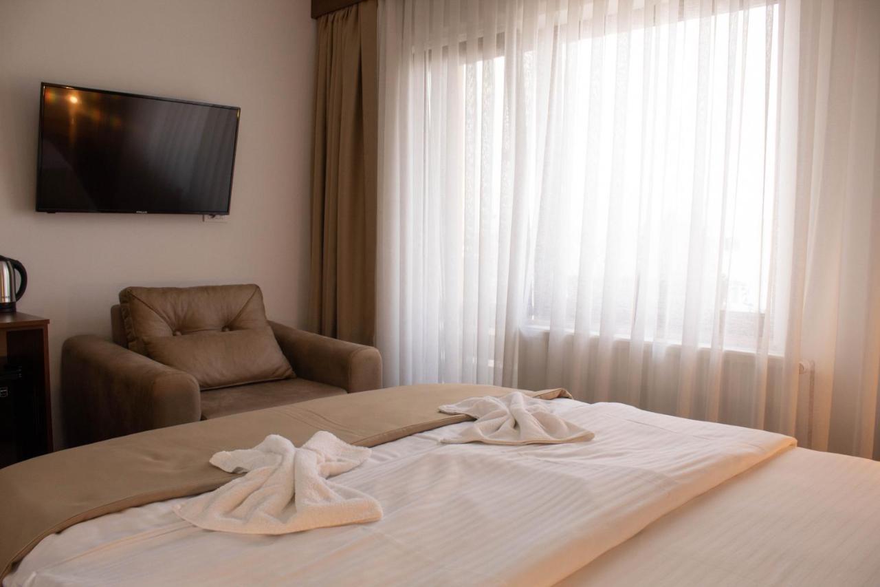 Sultan Mehmet Pensiune & Restaurant Brasov Ngoại thất bức ảnh